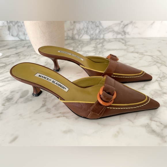 Manolo Blahnik Shoes - Manolo Blahnik Chartreuse Chocolate Leather Kitten Heels Size 37